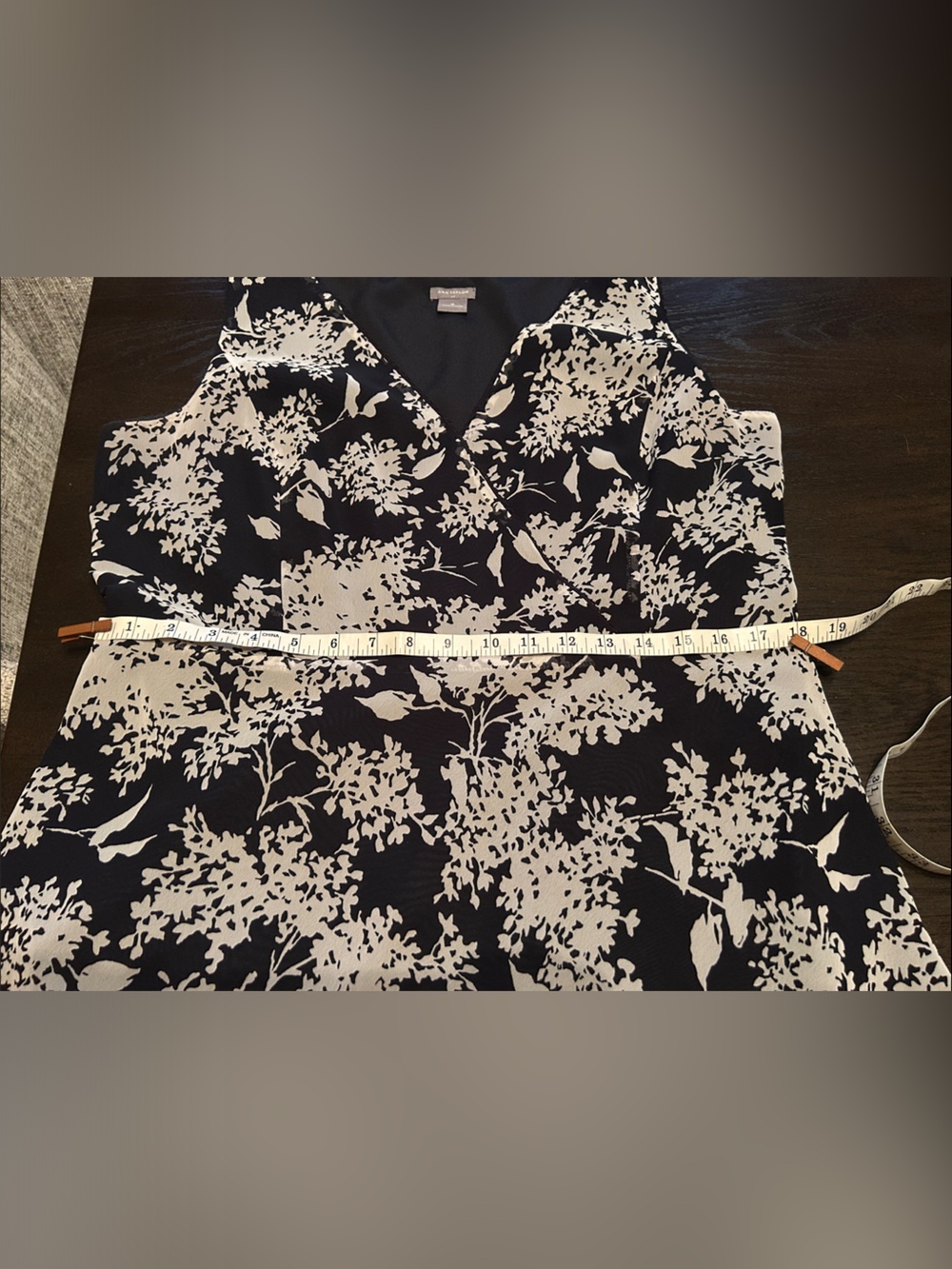 Ann Taylor Black & White Floral V-Neck Midi Dress Size 16 - Picture 7 of 8